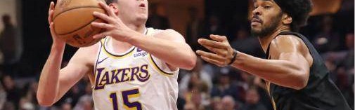 kaiyun-冲击最佳第六人？湖人里夫斯15+6+6效率完胜保罗