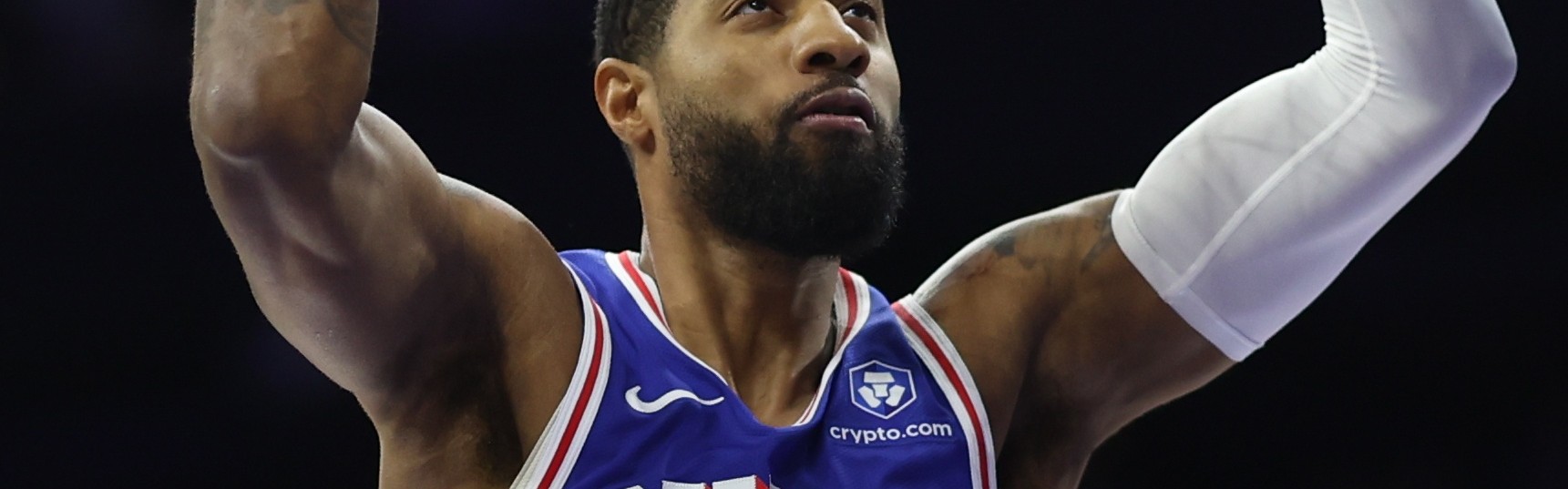 开云体育APP-乔大将军！乔治最近5场场均27分6.6板4助3断 投篮50% 三分42.6%