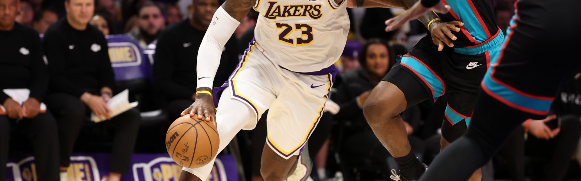 开云体育下载-总助攻历史前2！史上最会传球的组织前锋 41岁26分10助更怀念往昔