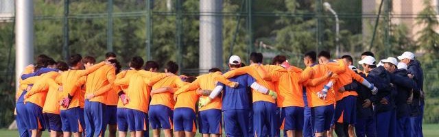 鲁治申泡汤反衬泰山最大短板 输在板凳？输在换代！